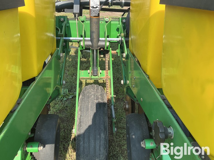 john-deere-1750-image-17