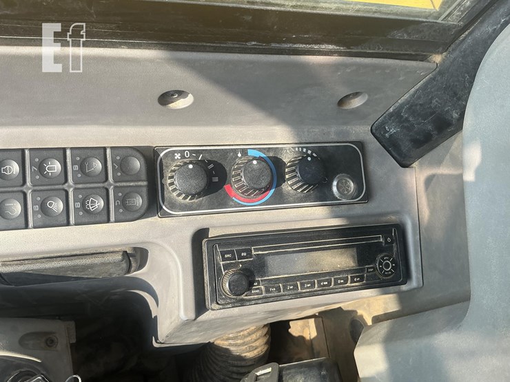 2017-jcb-48z-1-image-16
