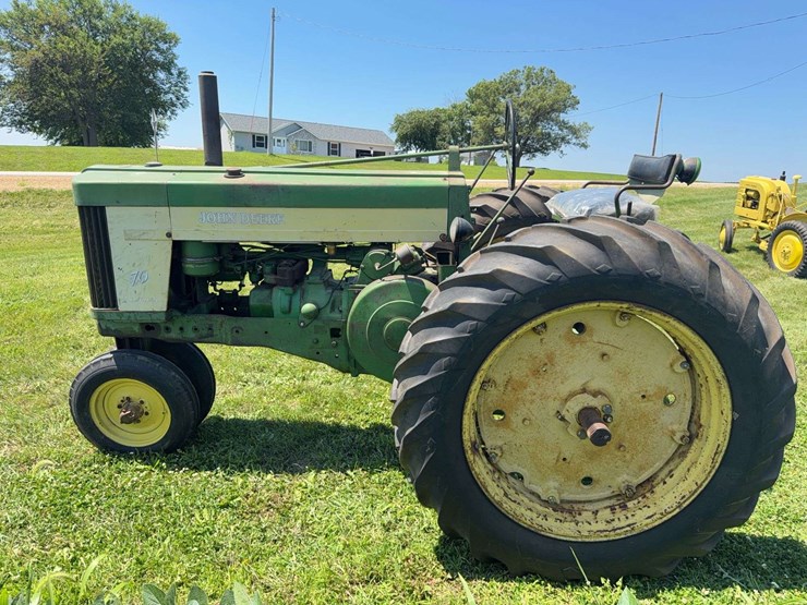 john-deere-70-image-2