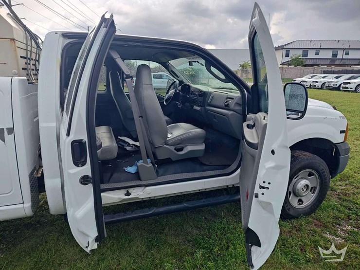 2006-ford-f350-image-49