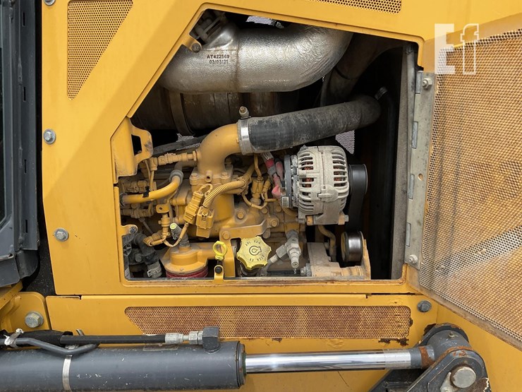 2021-deere-650k-lgp-image-18