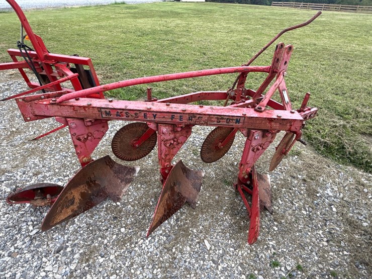 massey-ferguson-82-image-2
