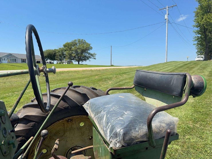 john-deere-70-image-30