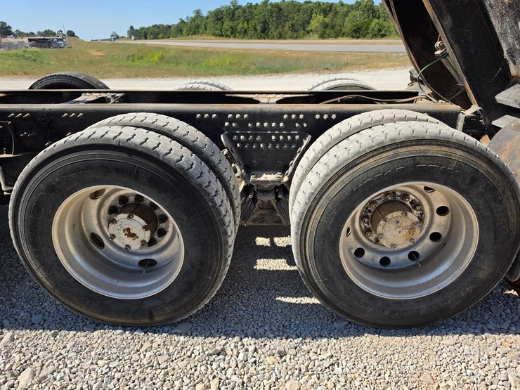 #26510-•-2006-mack-ct713-triaxle-dump-truck-image-53