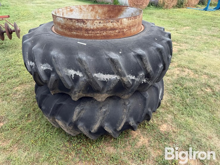 john-deere-4320-image-1