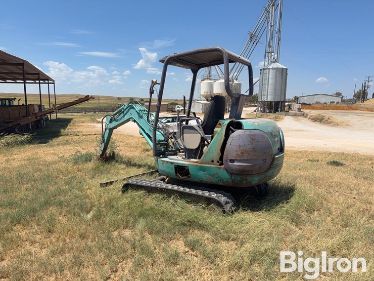komatsu-pc35r-8-image-7