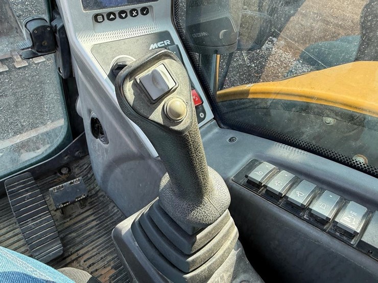 2019-mecalac-6mcr-image-24