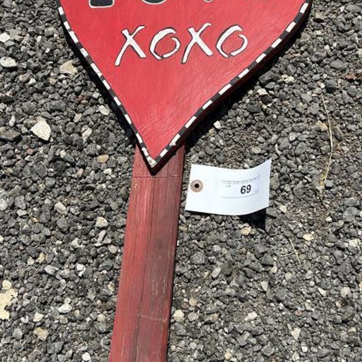 #69 • Custom Wood Art - Love XOXO