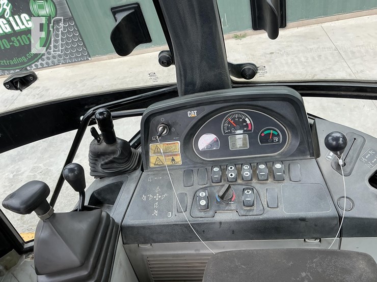 2015-caterpillar-416f-image-13