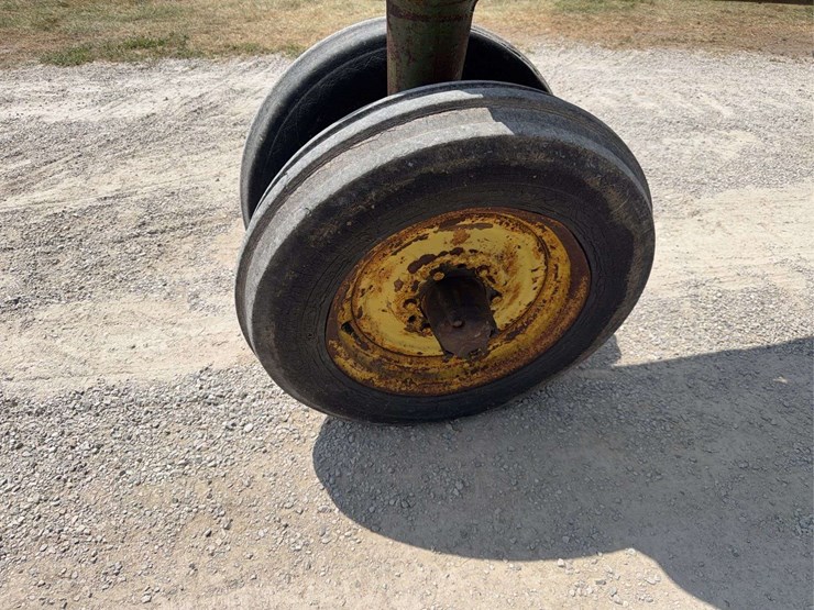john-deere-a-image-13