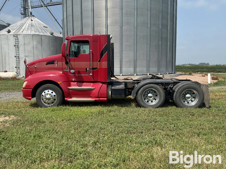 2010-kenworth-t600-image-8
