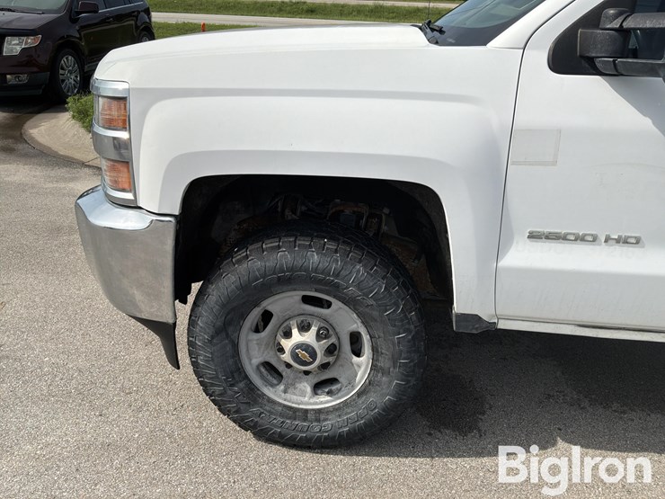 2019-chevrolet-silverado-2500-image-12