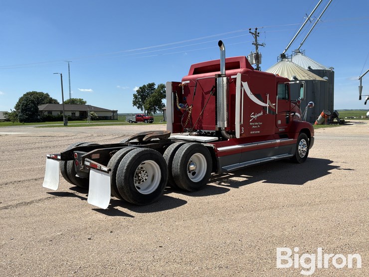 1995-freightliner-fld112-image-5