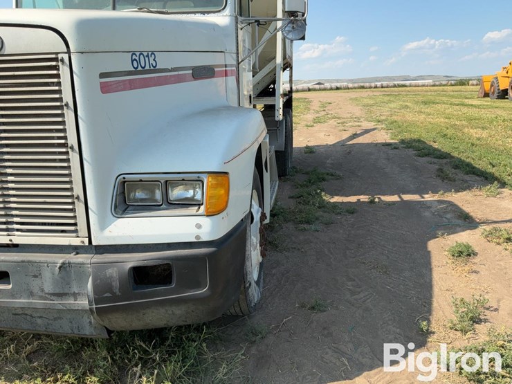 1990-freightliner-fld120-image-9