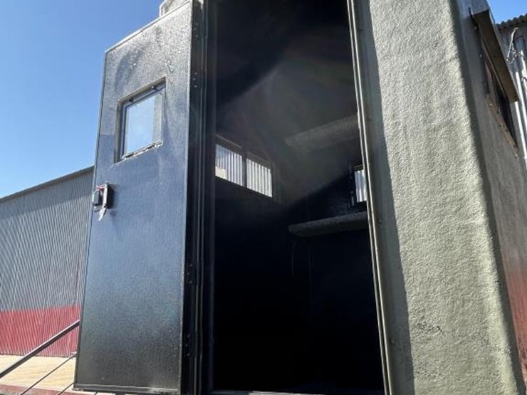 #38-•-t-box-blinds-4x4-blind-w/-4x4x5-tower-image-3