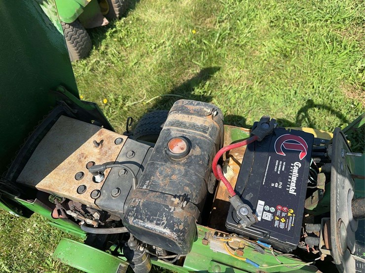 john-deere-120-image-9