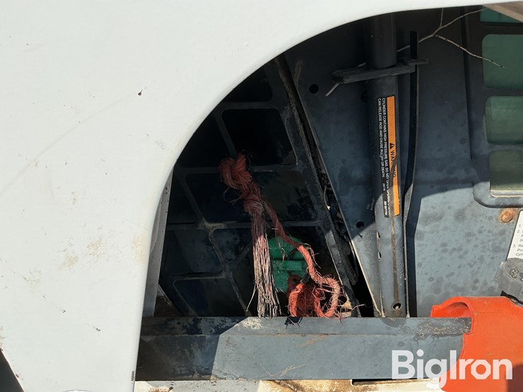 2007-bobcat-s300-image-16