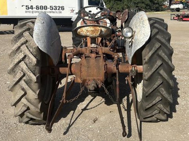 ford-tractor-image-5
