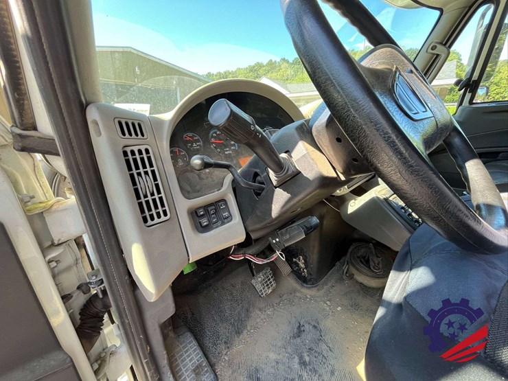2018-international-4300-sba-image-59