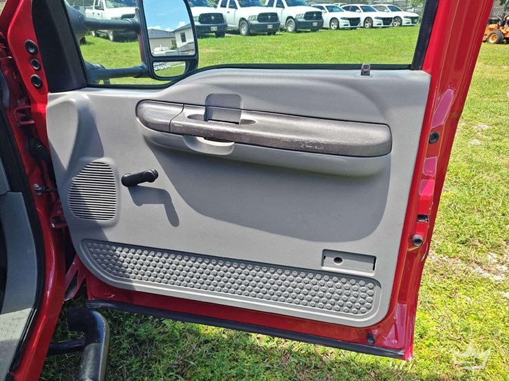2005-ford-f350-image-23