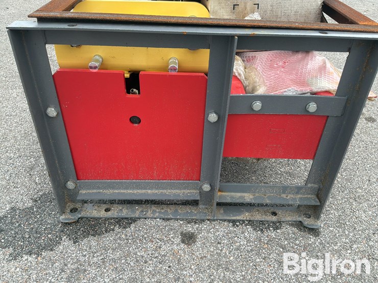 2026-massey-ferguson-730-image-10