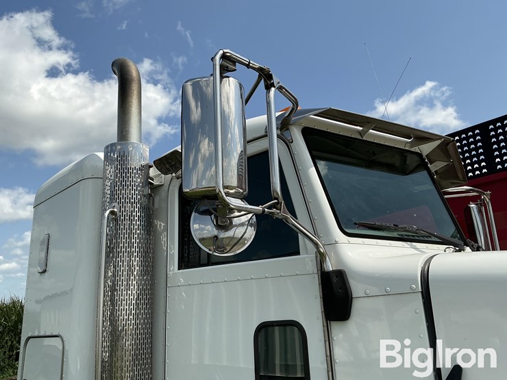 2015-peterbilt-365-image-15