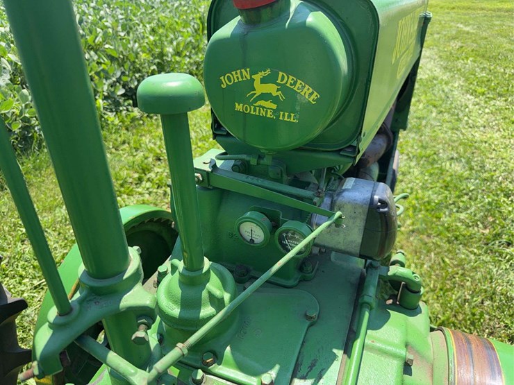 john-deere-b-image-32