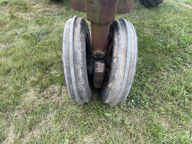 john-deere-b-image-12