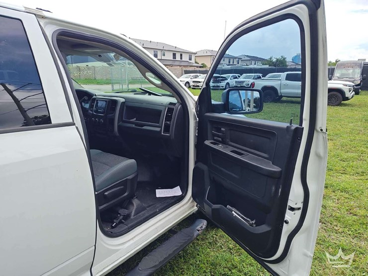 2017-dodge-1500-image-37
