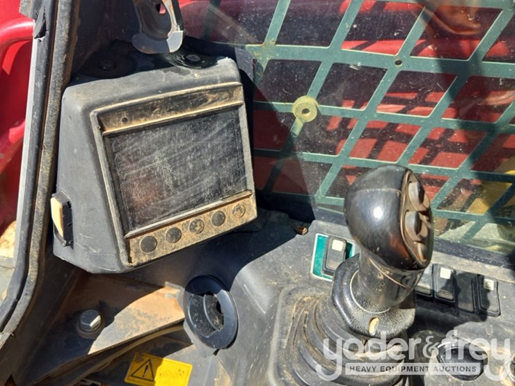 2018-takeuchi-tl12r2-image-23