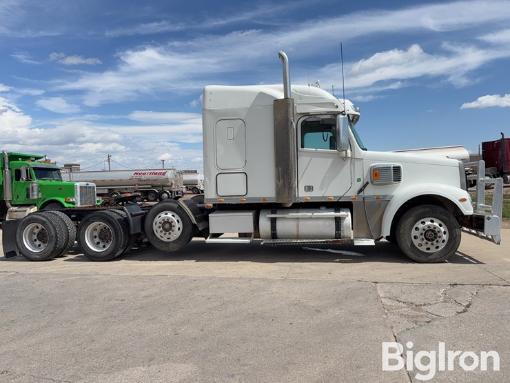 2013-freightliner-coronado-132-image-4