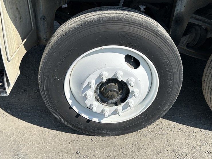 2005-kenworth-w900-image-30