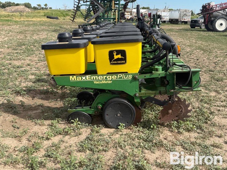 john-deere-1710-image-5