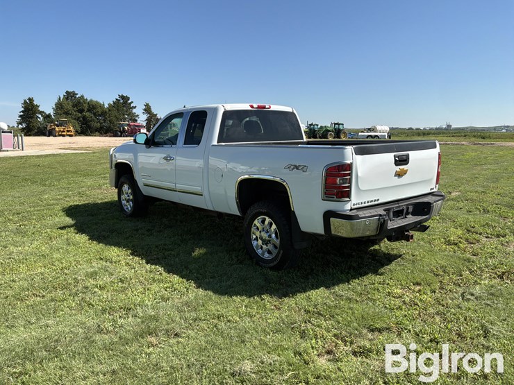 2013-chevrolet-silverado-2500-image-5