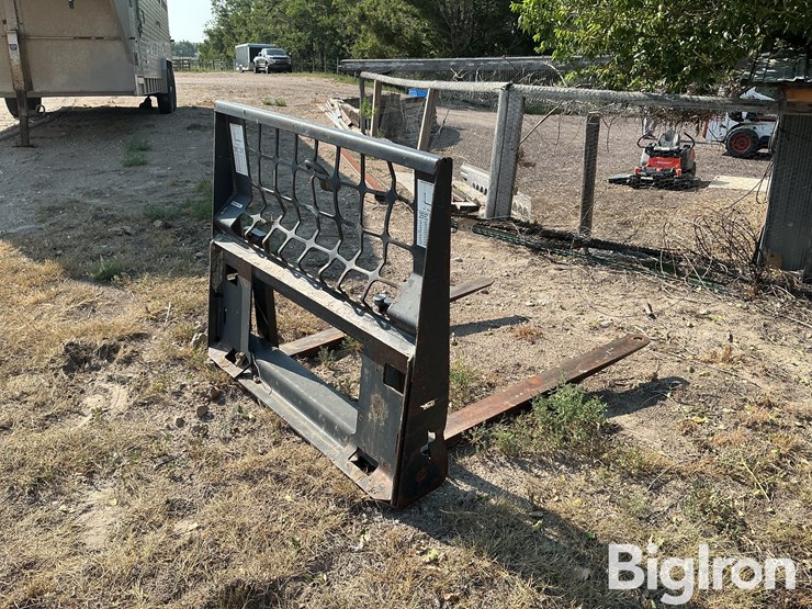 bobcat-pallet-forks-image-5