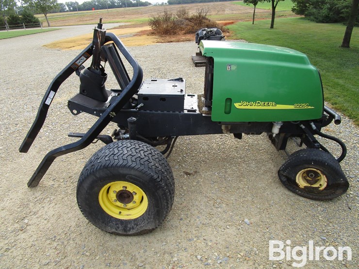 john-deere-3225c-image-8