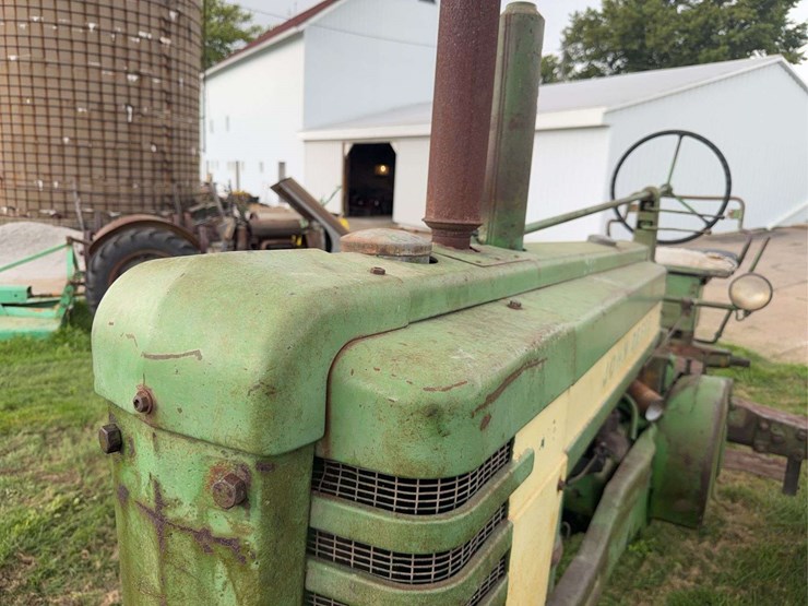 john-deere-b-image-10