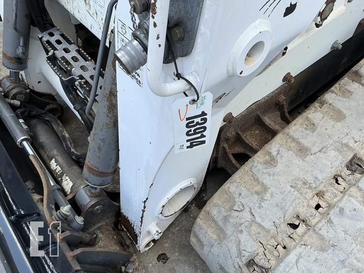 2016-bobcat-t870-image-21