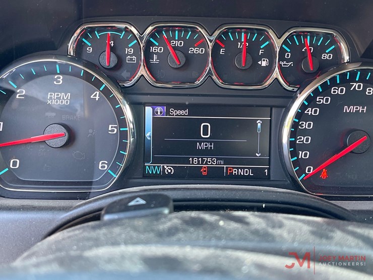 2018-chevrolet-2500-image-17