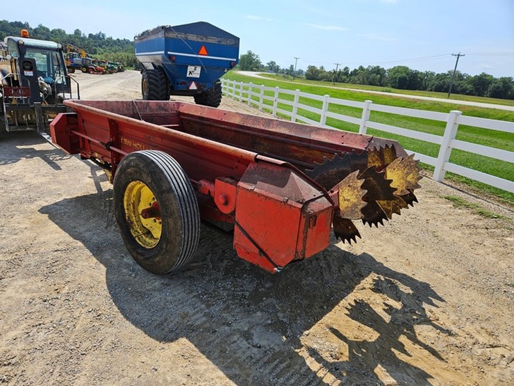 new-holland-512-image-3