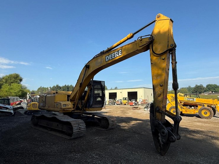 deere-200c-lc-image-6