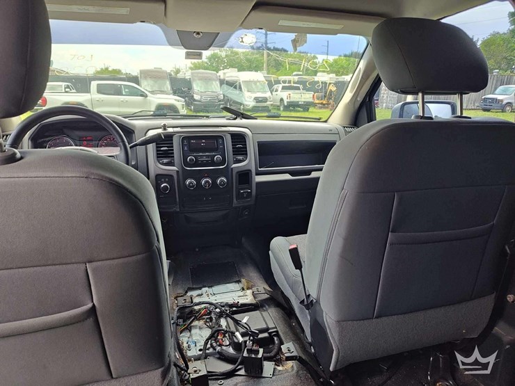 2017-dodge-1500-image-35