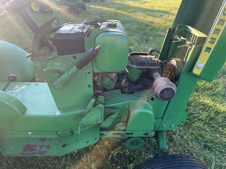 john-deere-110-image-11