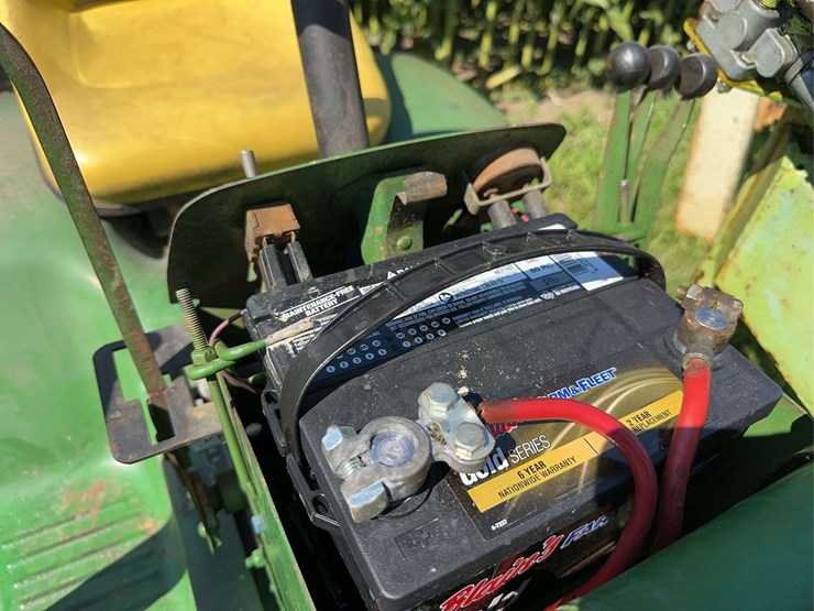 john-deere-140-image-15