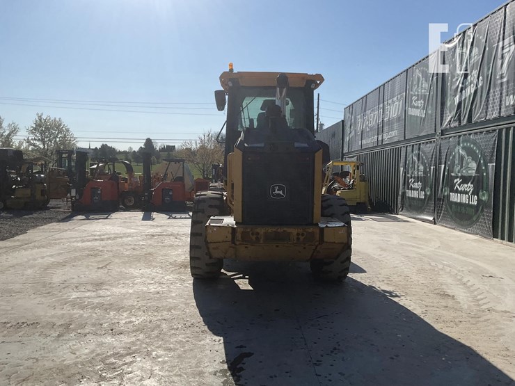 2021-deere-444-p-tier-image-3