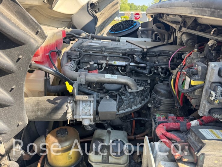 2015-freightliner-m2-112-single-axle-truck-tractor-(saluda,-va)-image-20