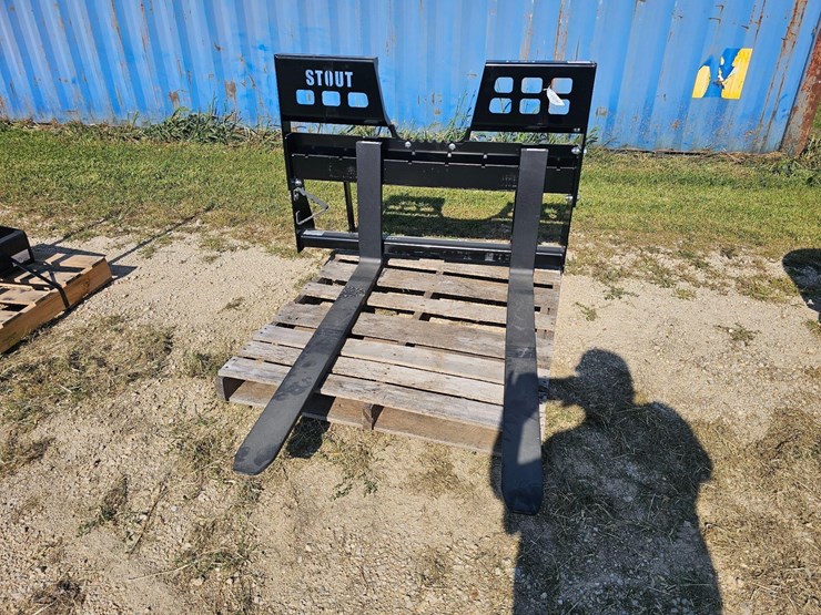 stout-48"-pallet-forks-image-1