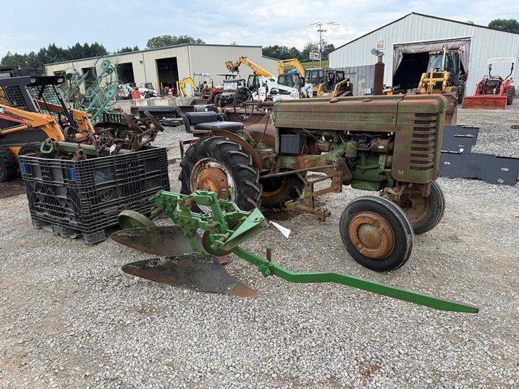 john-deere-m-image-1