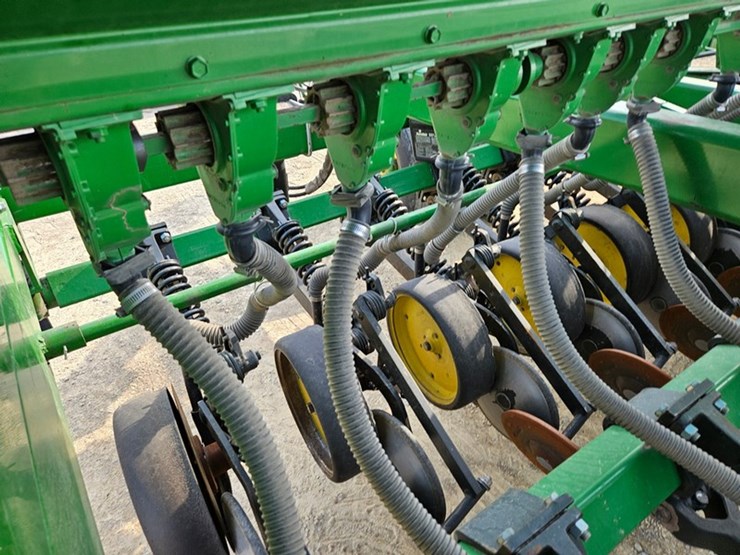 john-deere-750-image-50