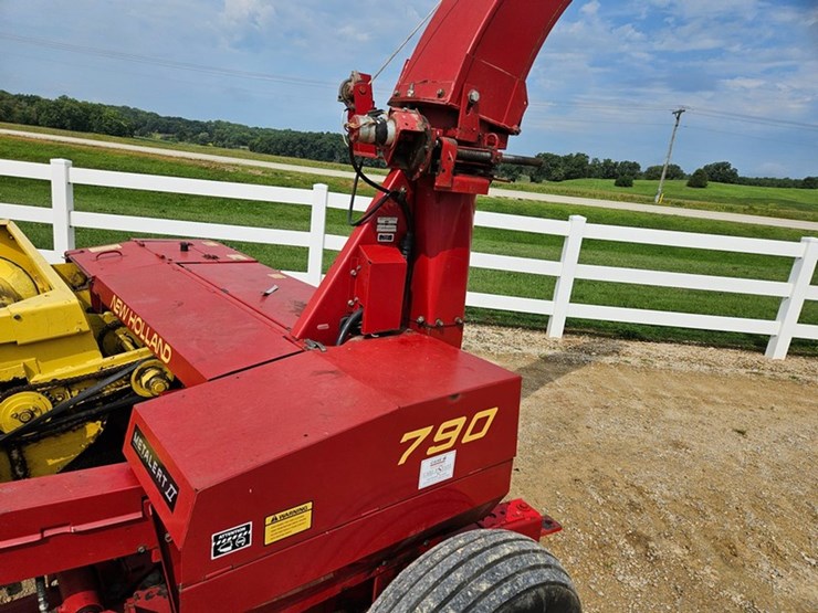 2018-new-holland-790-image-24